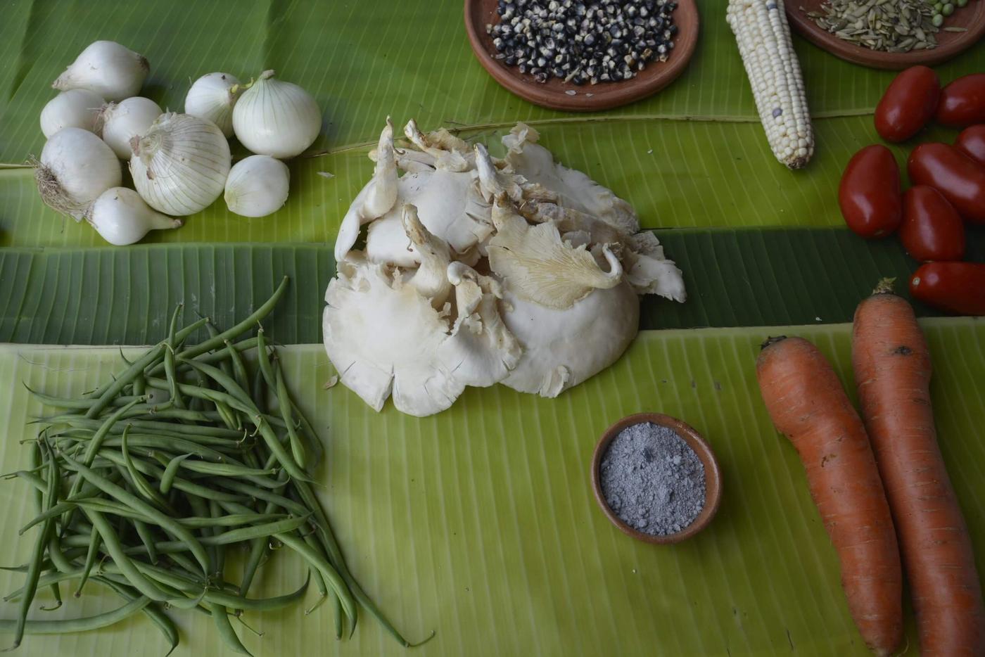  Ingredientes para el pepián de hongo ostra. Foto: María España. 
