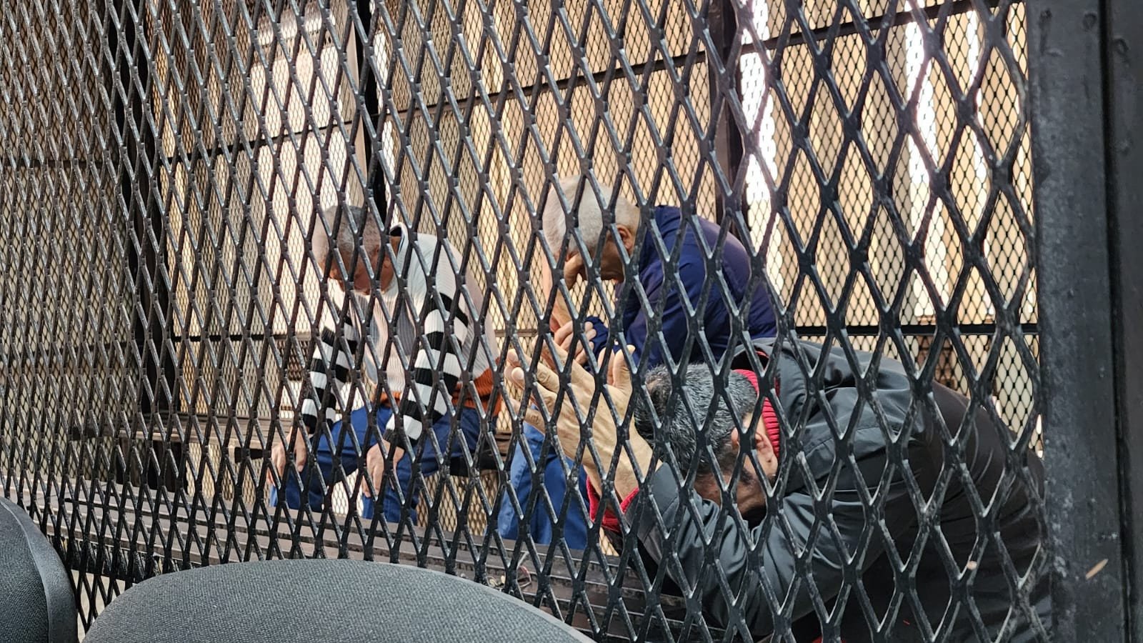  Militares sollozaron y rezaron al escuchar la sentencia absolutoria. Foto Regina Pérez 