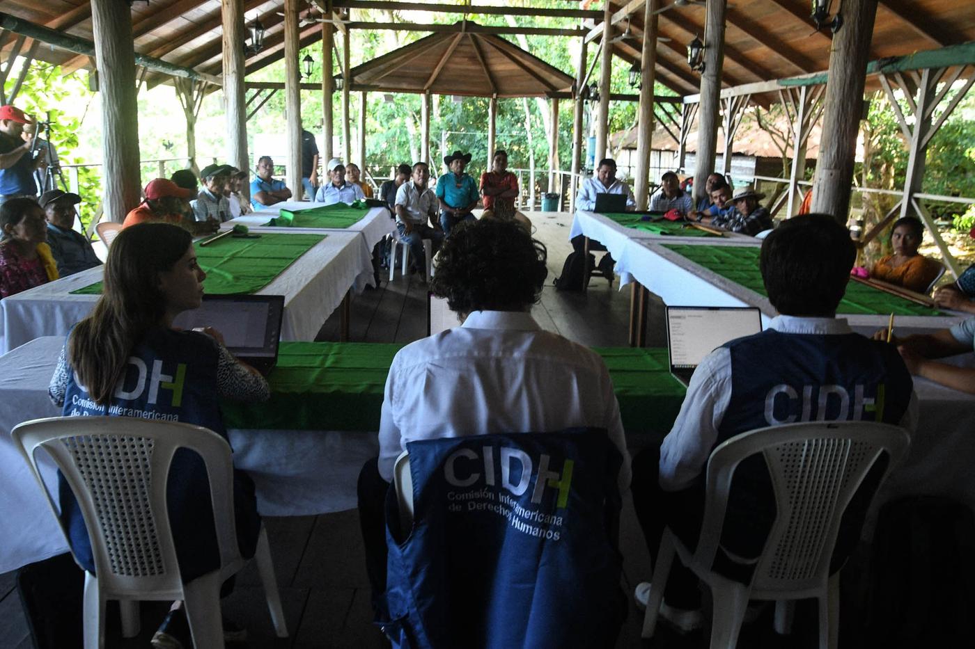  Gremial de Pescadores, autoridades comunitarias y ancestrales intercambian con CIDH en El Estor, durante la visita in loco. Foto de Nelton Rivera 