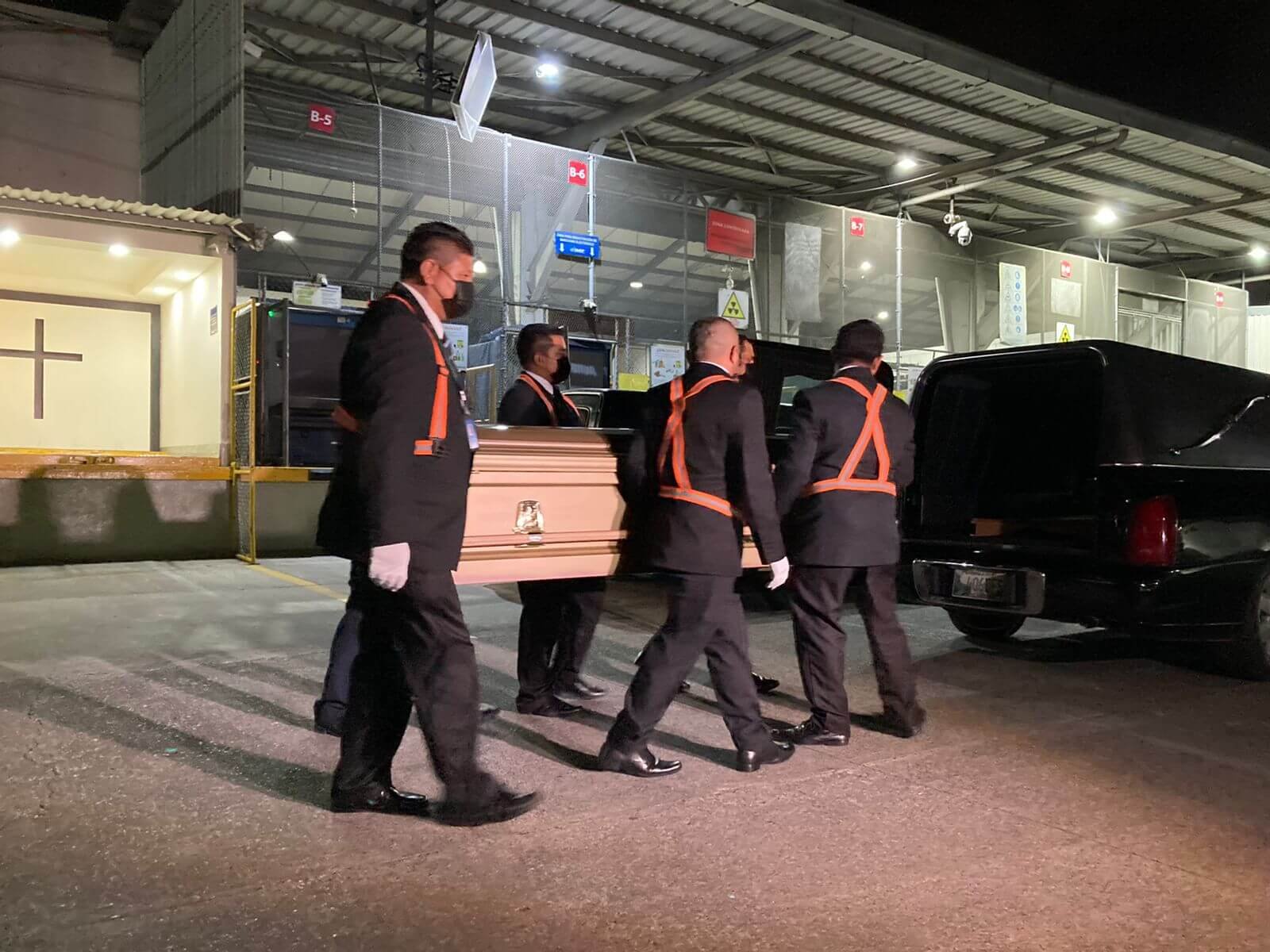  Arribo de los restos de Manuela Griselda y Carla Catarina Carac Tambriz. Foto: Minex 