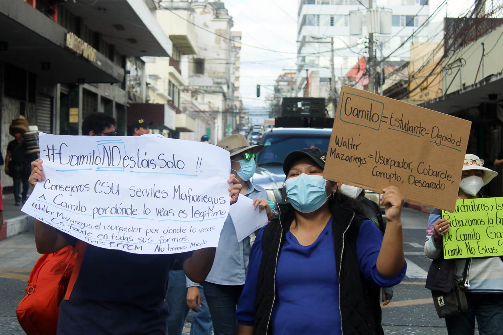  Estudiantes y egresadas participan en la movilización por los 347 años de la Usac. / Fotografía: Kristhal Figueroa 