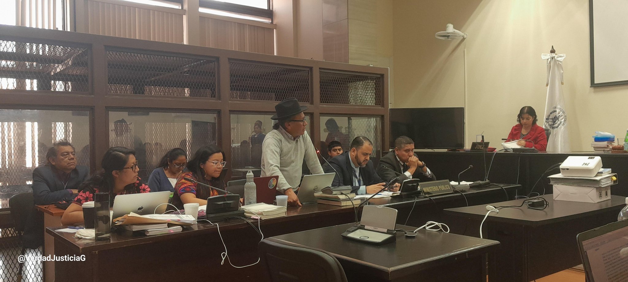  Foto de Justicia y Verdad 