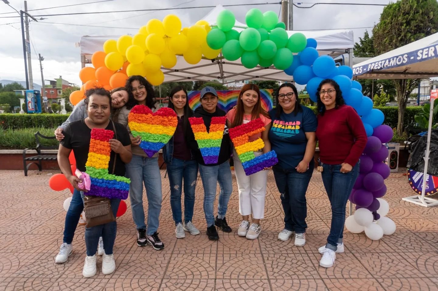  Mujeres de Vidas Paralelas durante la marcha del Orgullo, en 2023. Foto: Vidas Paralelas 