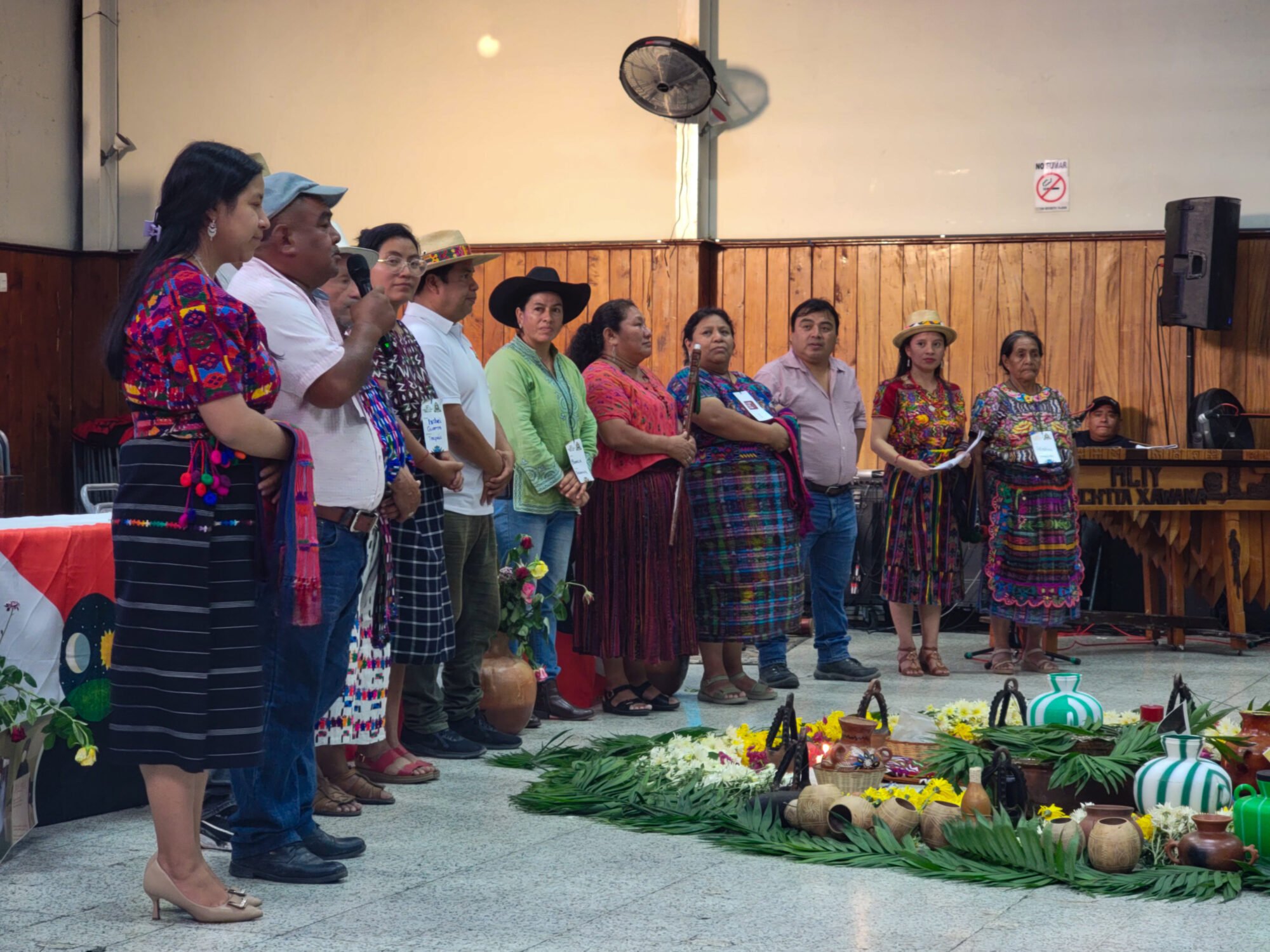  La Cumbre Plurinacional inició con una ceremonia maya. Foto de Glenda Álvarez 
