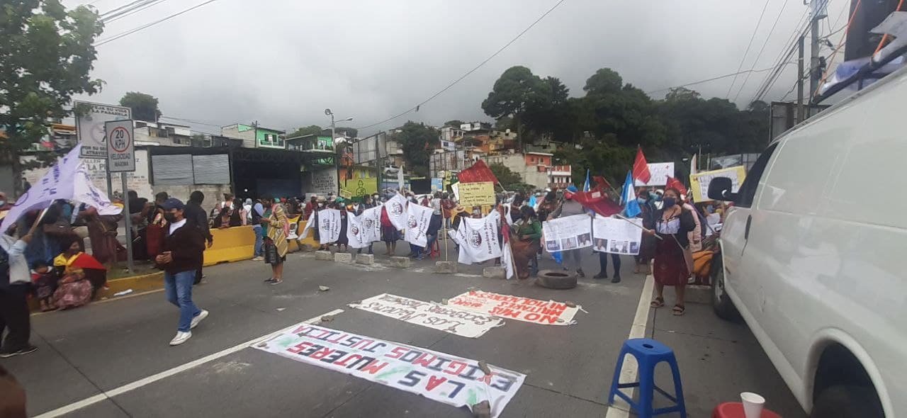  Toma de carretera en Sumpango, Sacatepéquez. Foto: Marco Juracán. 