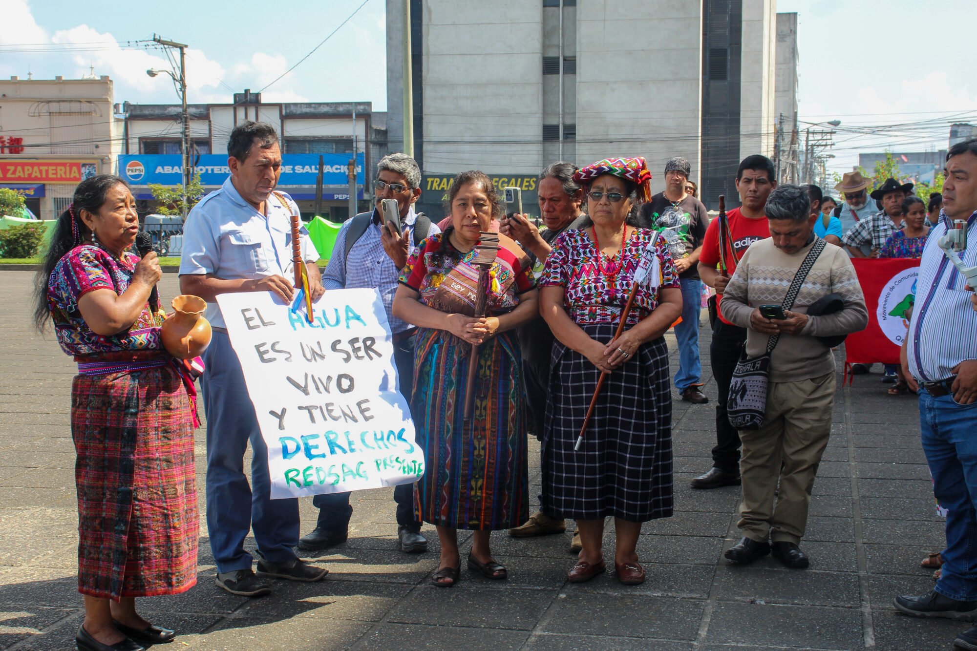  “El agua debe ser reconocida como un derecho fundamental, y que una ley sin la voz de los pueblos solo perpetúa el despojo”. Foto de Glenda Álvarez 