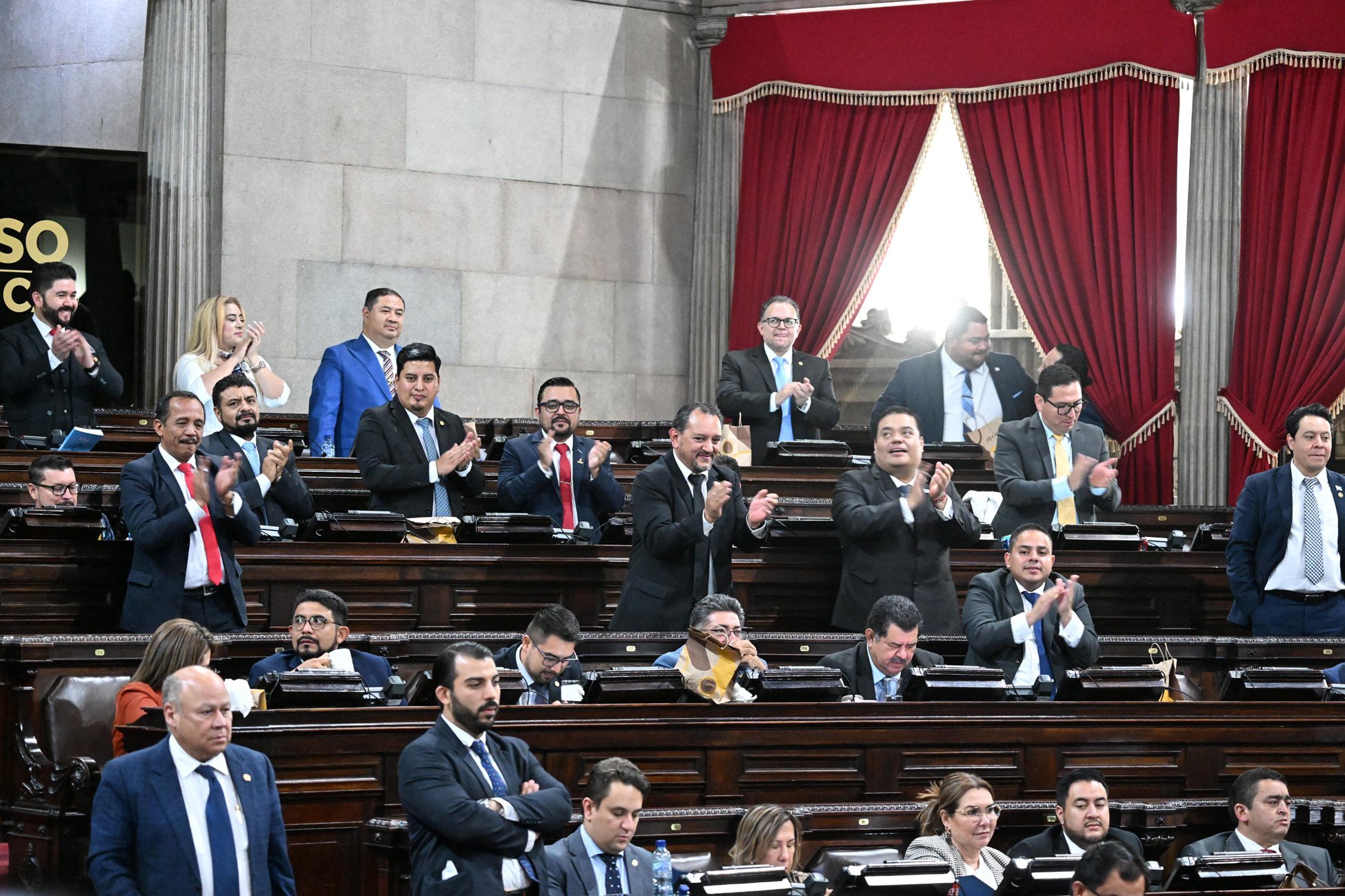  Lo que los grupos de poder perdieron en las Comisiones de Postulación lo recuperaron en el Congreso. Foto Prensa Comunitaria 