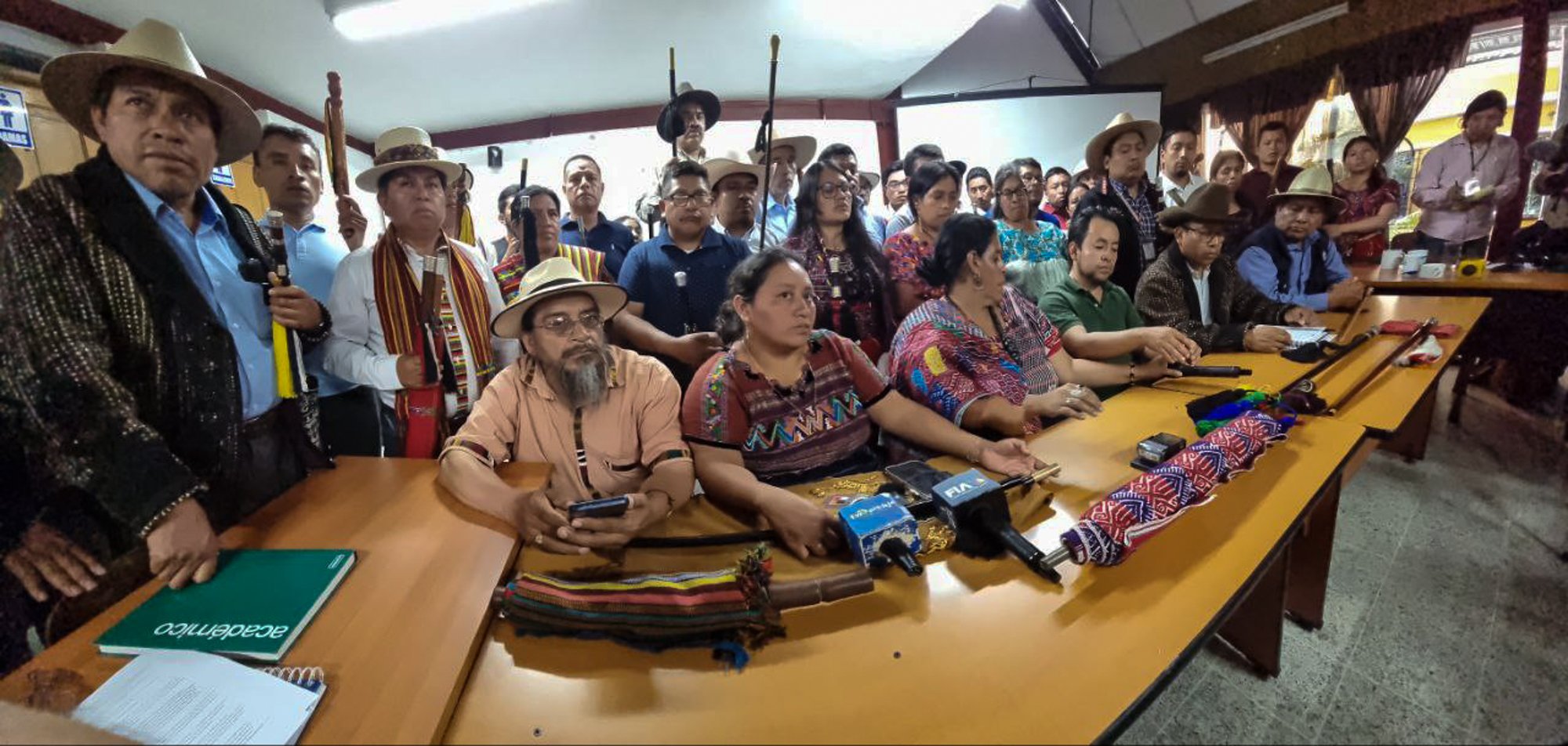  Autoridades indígenas y ancestrales. Foto Nelton Rivera 