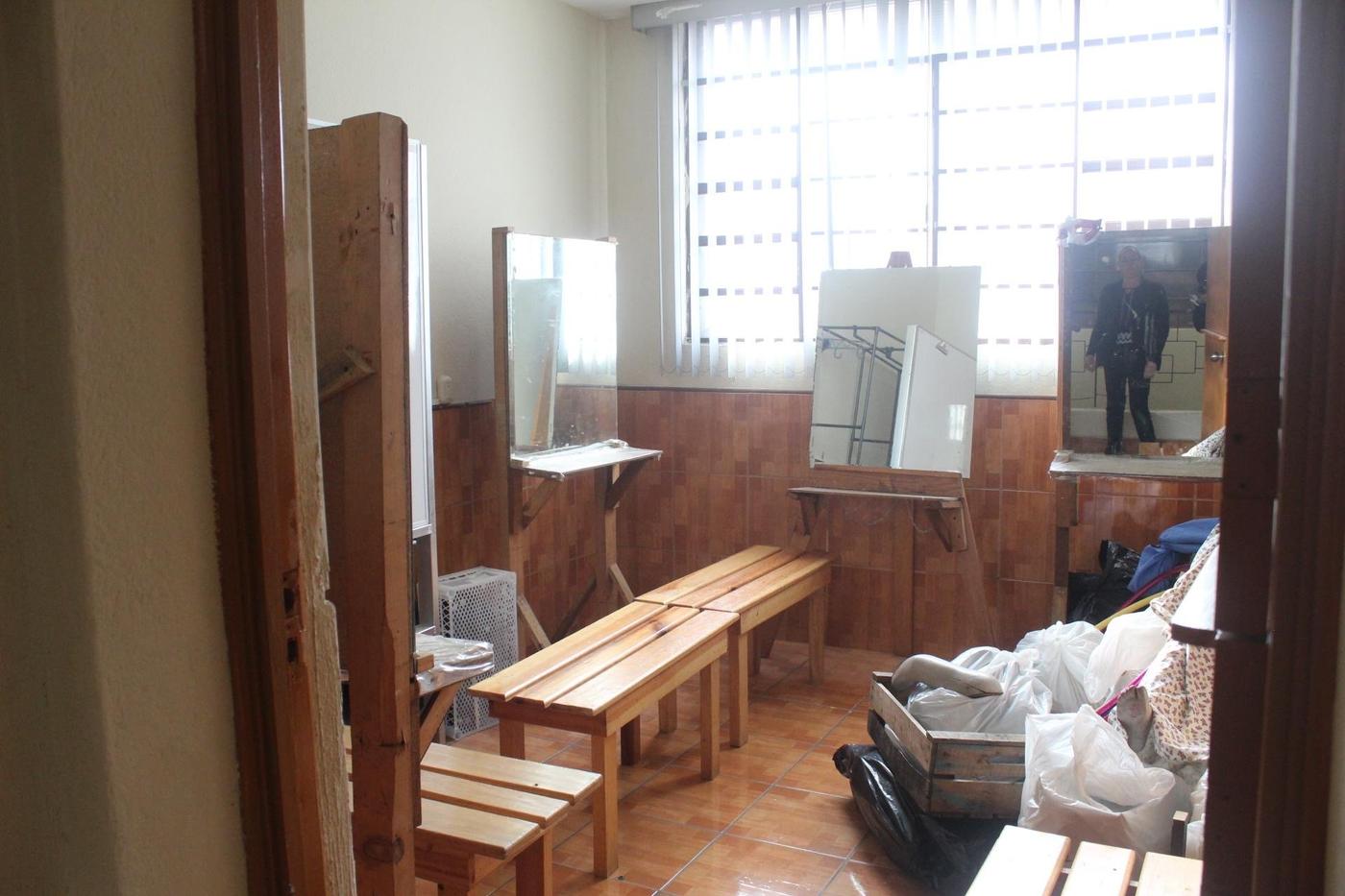  Salón de maquillaje que resguarda materiales para ejercicios prácticos. Foto: Simón Antonio Ramón 