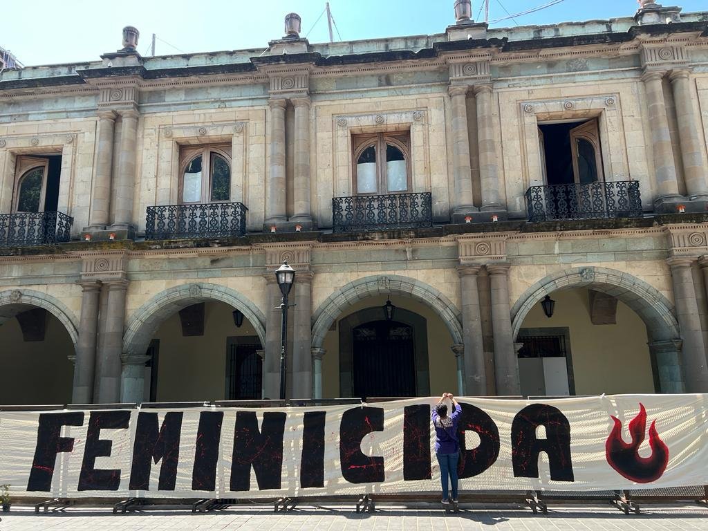  En Oaxaca, las colectivas como Enaguas Verdes acompañan a las víctimas, les brindan ayuda psicológica y legal, y ellas han sido el aliciente y la fuerza para que las mujeres no se sientan solas. 