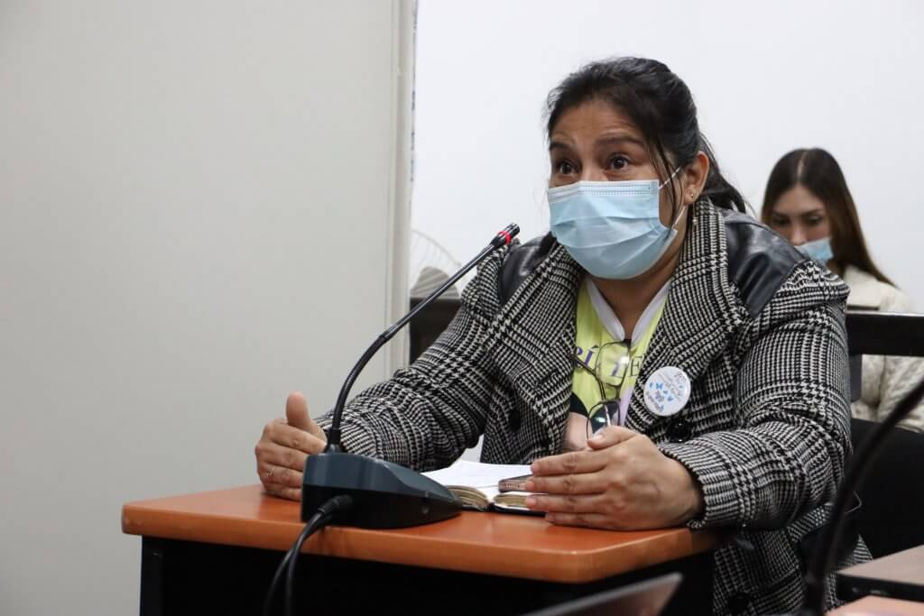  Ada Morales hace su solicitud ante los jueces. Foto: Andrea Rodríguez 