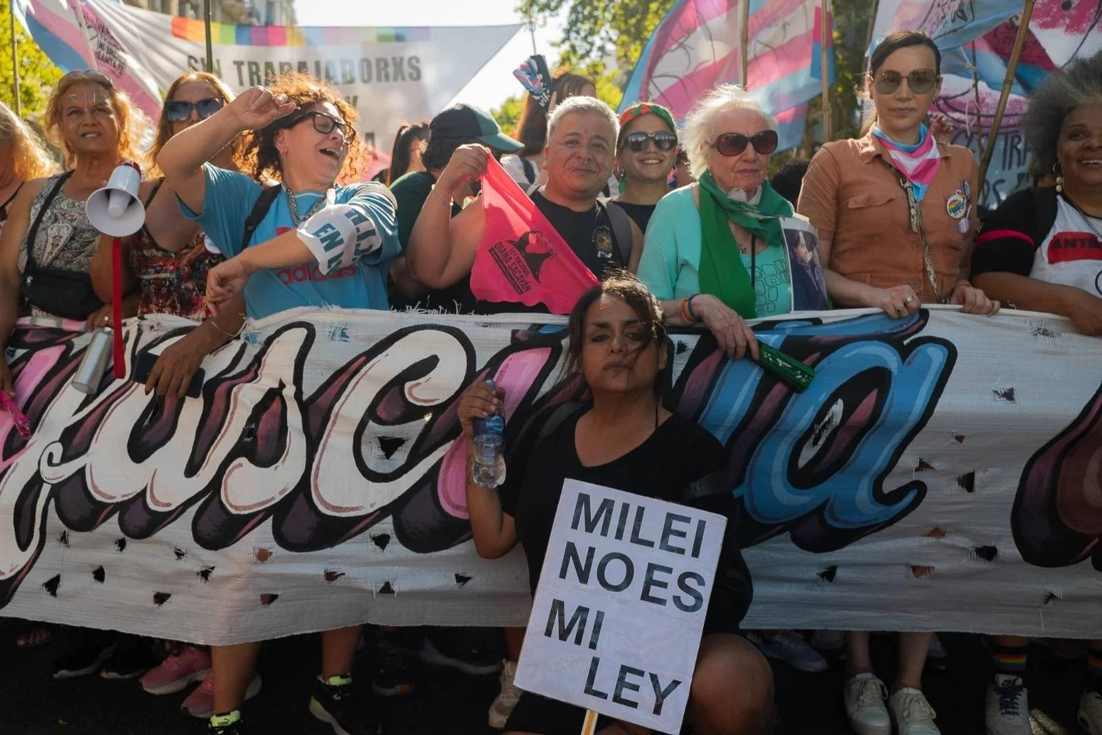  Organizaciones y colectivas de personas LGBTQI+ en Argentina salieron a las calles para manifestar su rechazo contra las declaraciones de Javier Milei. Foto: @marchaorgar + Jualinite 