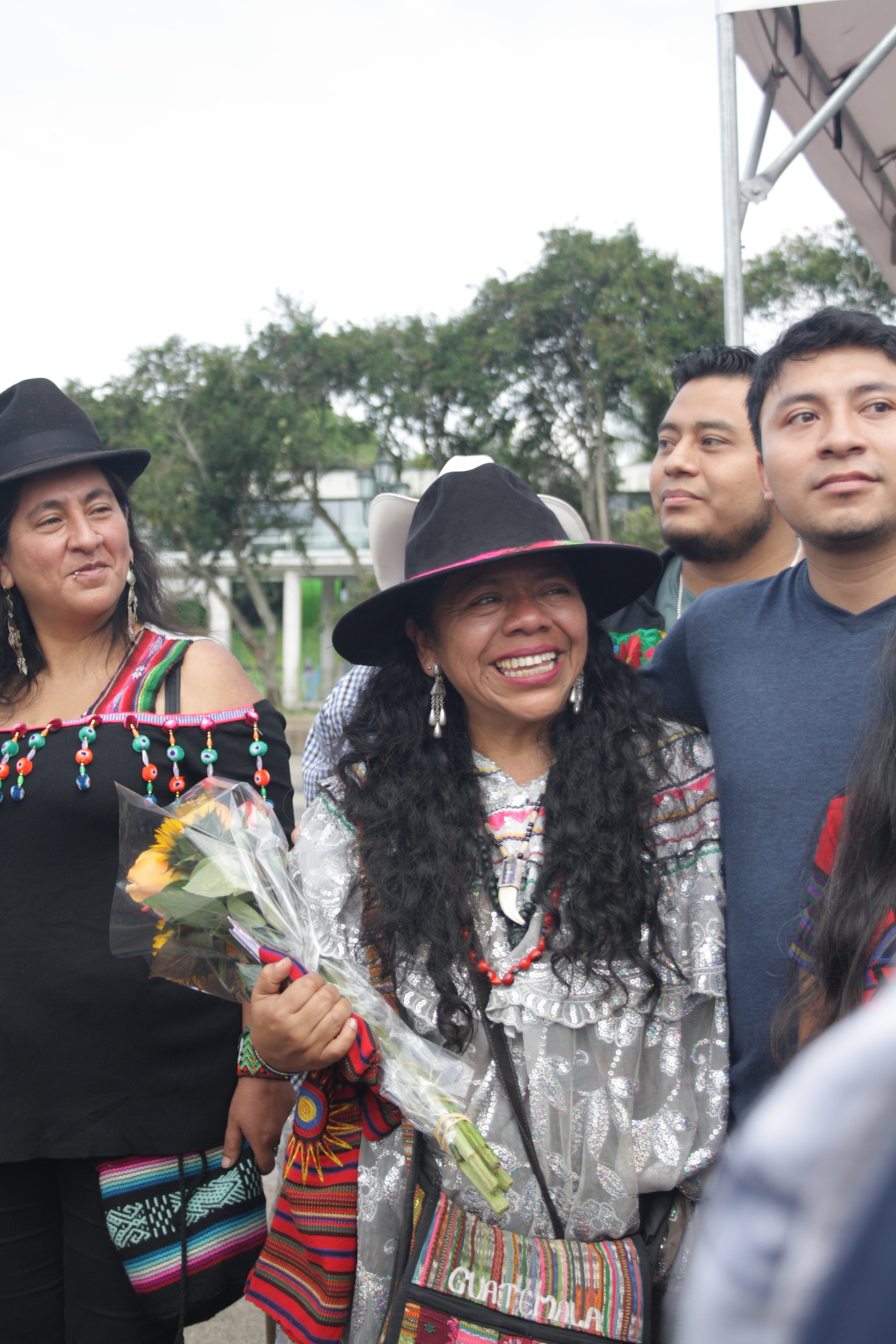  Lolita Chávez, el 30 de junio de 2024 en la Plaza de la Niñas tras su regreso del exilio. Foto: Nora Peréz 