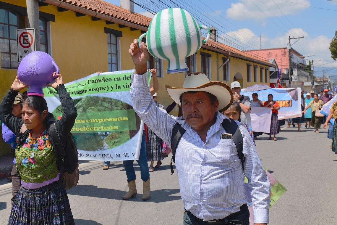 public/67hrowe4vrh2qjlill7xgt8biqbt/Portada.-Ninas-mujeres-y-hombres-participaron-en-la-caminata-en-Alta-Verapaz-en-defensa-del-agua.-Foto-Santiago-Boton.jpg