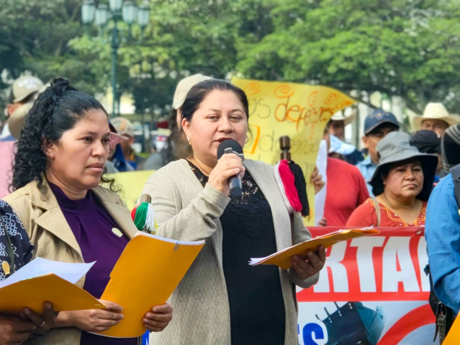  Marisol Guerra en la marcha del 8 de mayo, recordó la represión estatal. Foto Glenda Álvarez 