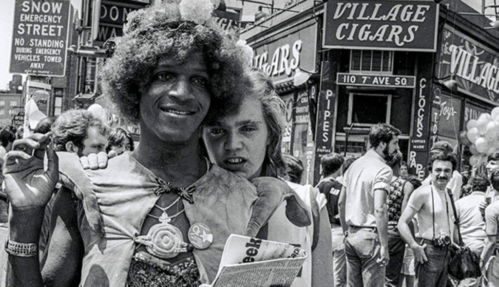  Marsha P. Johnson durante las jornadas de julio de 1969 en Stonewall. / Fotografía: Internet. 