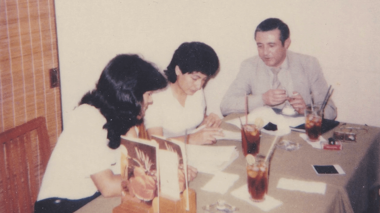  Fundadoras del GAM redactan cartas y telegramas para pedir audiencia con autoridades. Foto: Documental «El Eco del Dolor de Muchas Voces». 