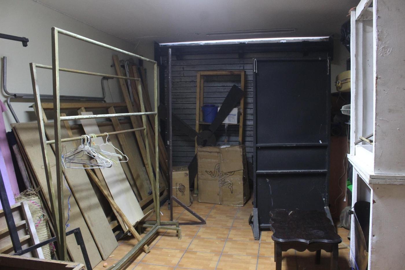 Salón de ensayos en el primer nivel, que funciona actualmente como bodega. Foto: Simón Antonio Ramón 