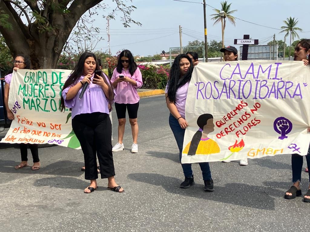  De acuerdo con el Grupo de Estudios para la Mujer, desde el 1 de diciembre del 2022 al 13 de marzo del 2023, 46 oaxaqueñas han sido asesinadas, lo cual ubica a esta entidad sureña como la más mortífera para las mujeres. 