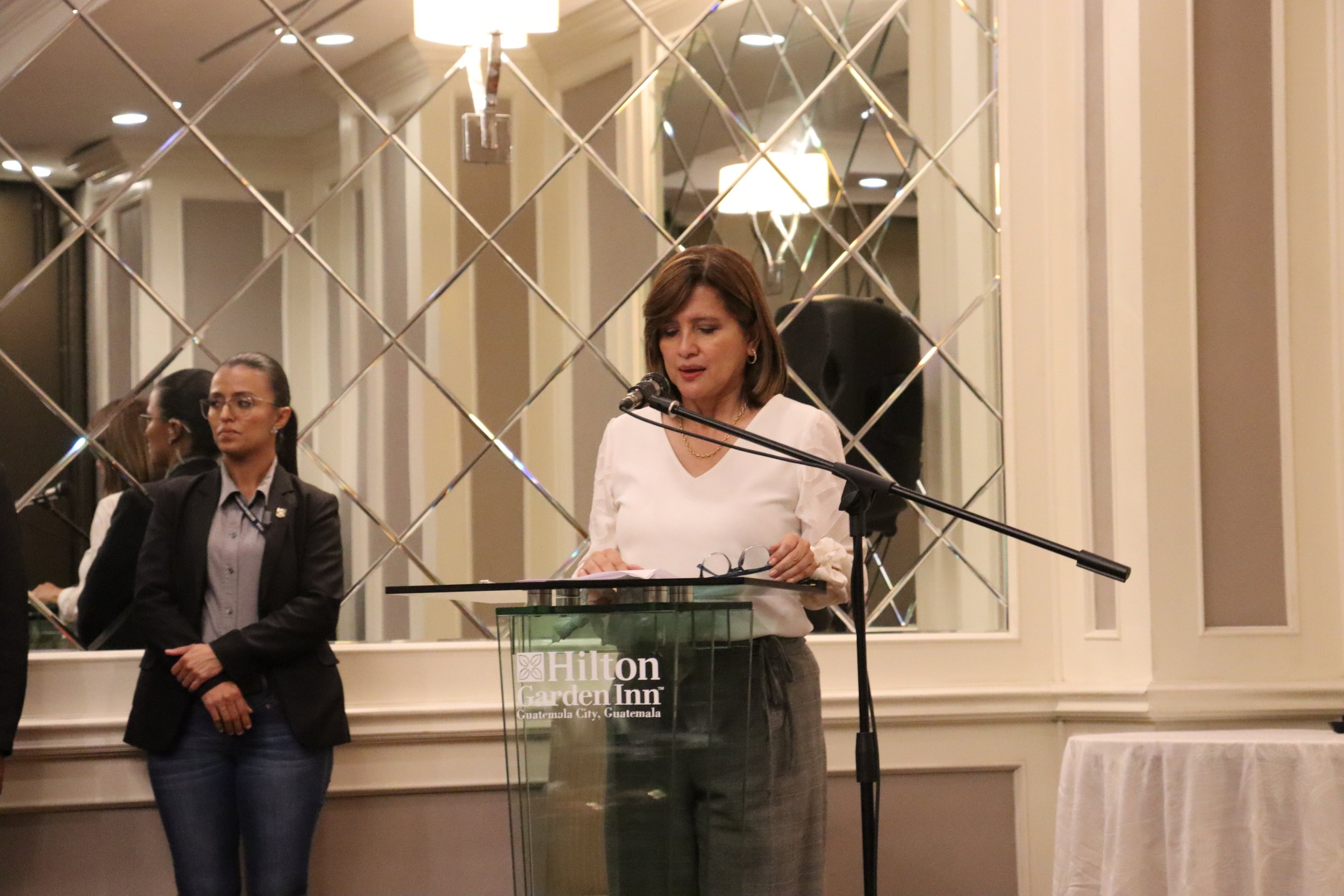  Karin Herrera, vicepresidenta electa, durante su discurso en el marco del día mundial del acceso a la información. Fotografía: Eslly Melgarejo. 