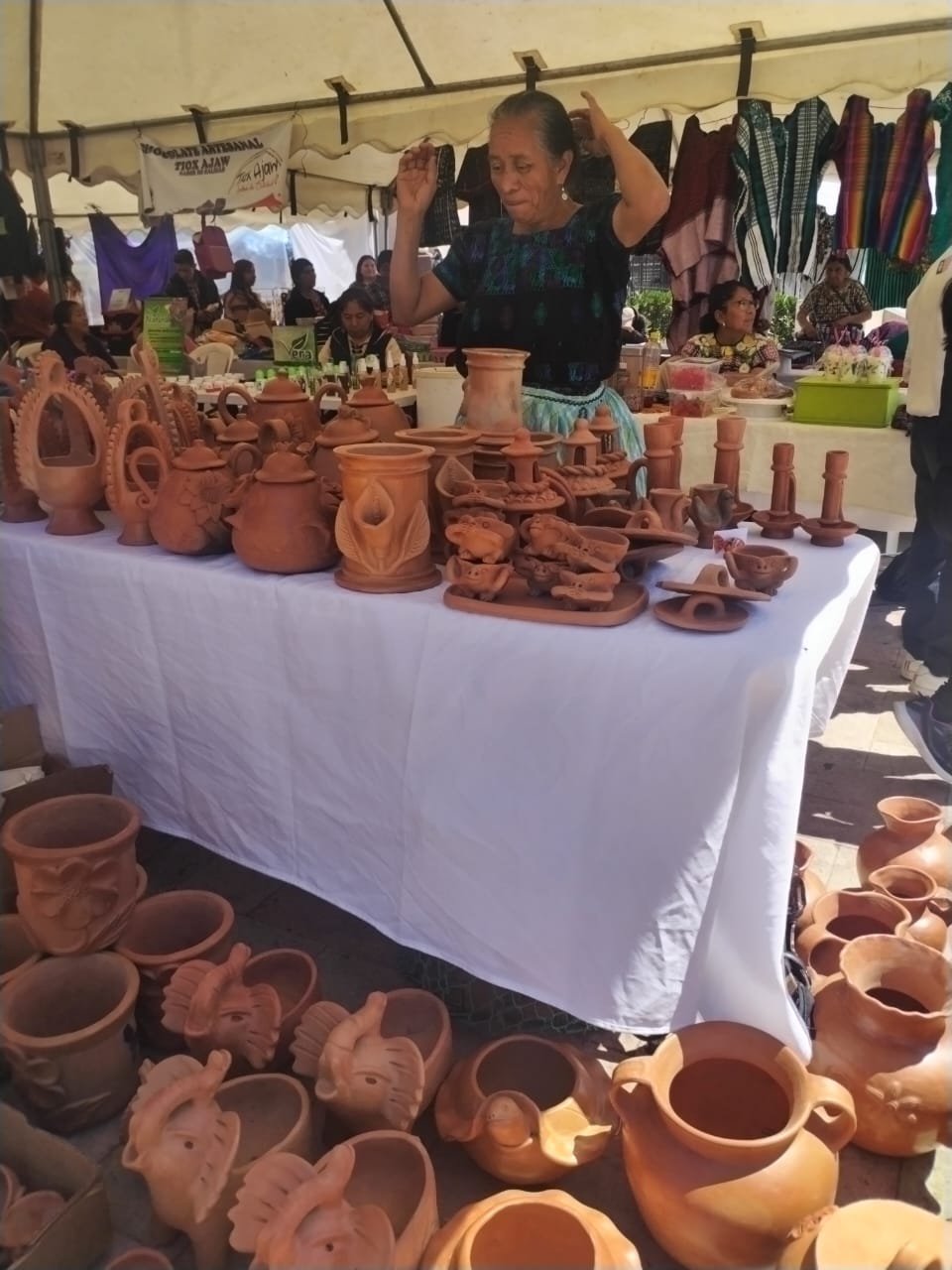  Mujeres emprendedoras exhiben sus productos en Totonicapán. Foto Imelda Tax 