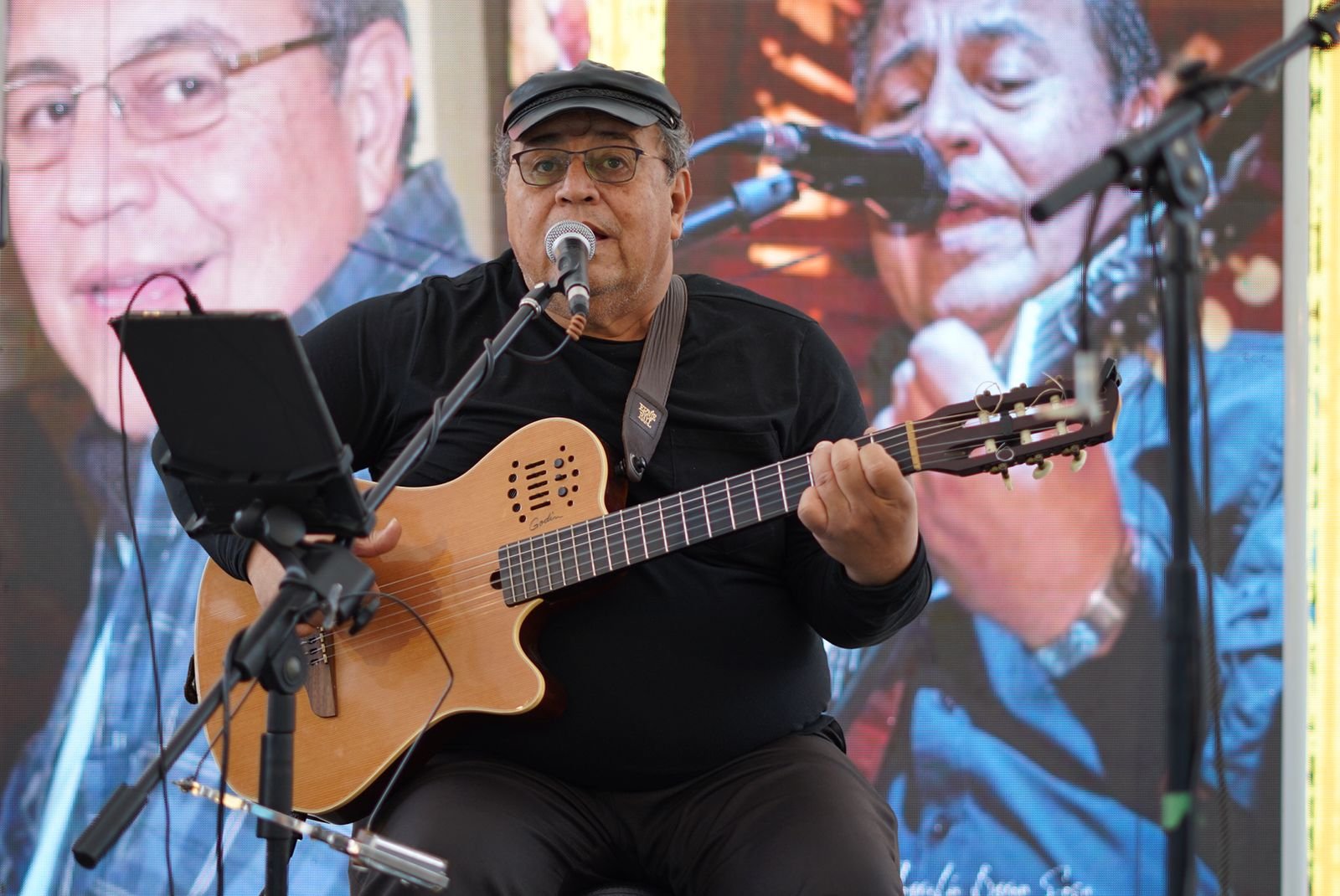  El artista quetzalteco Otto Mora participa en el Festival de la Revolución. Foto de Juan Esteban Calderón 