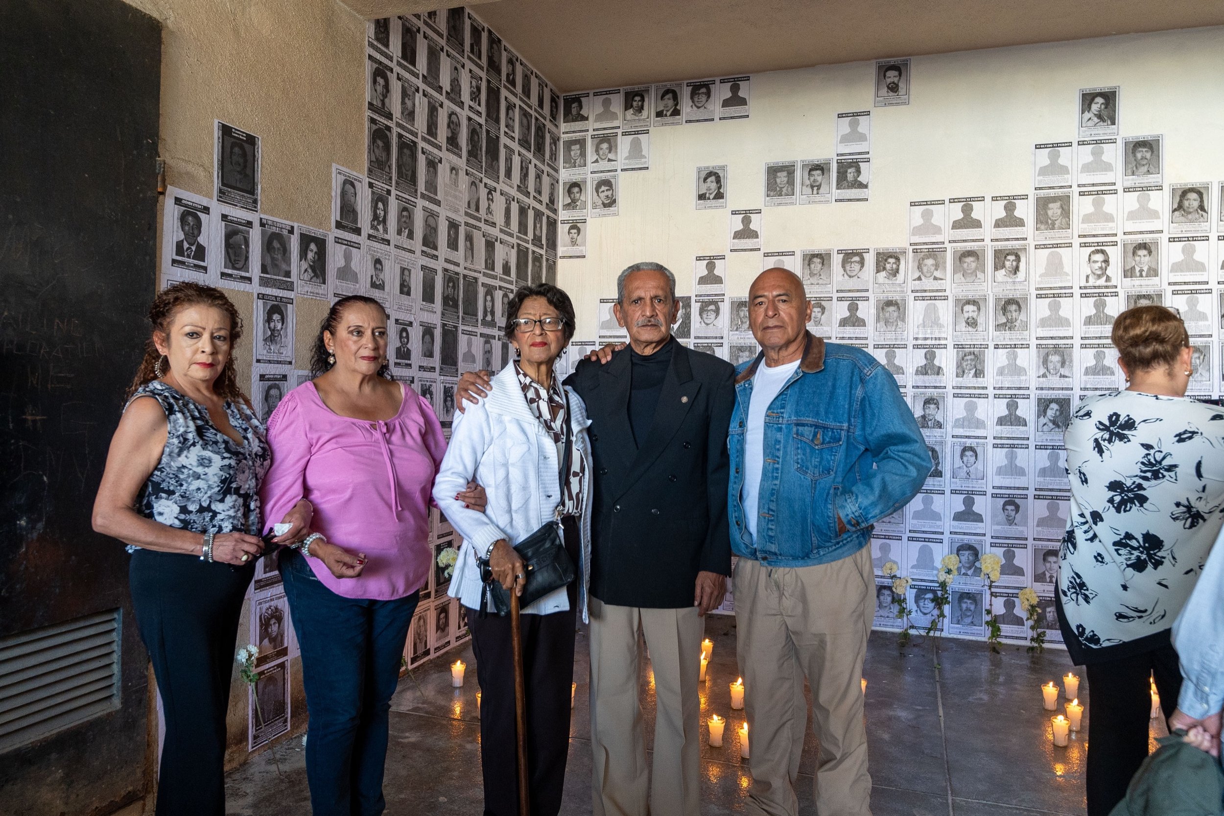  La familia Matul, Rosina, Corina, Daniel y Gustavo acudieron a este espacio a recordar a sus familiares. Foto Juan Esteban Calderón 