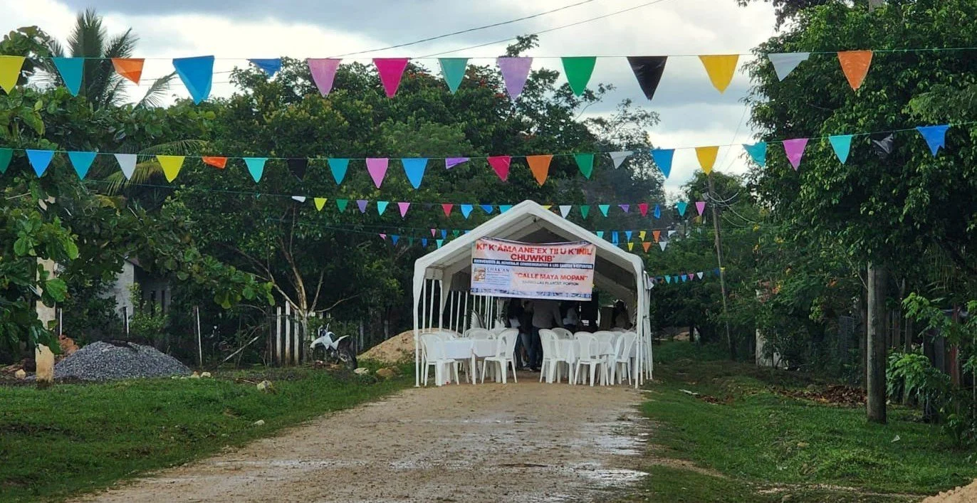  Calle Mopán en barrio Ixobel, Poptún, Petén. Foto de Darío Melgar Choc 
