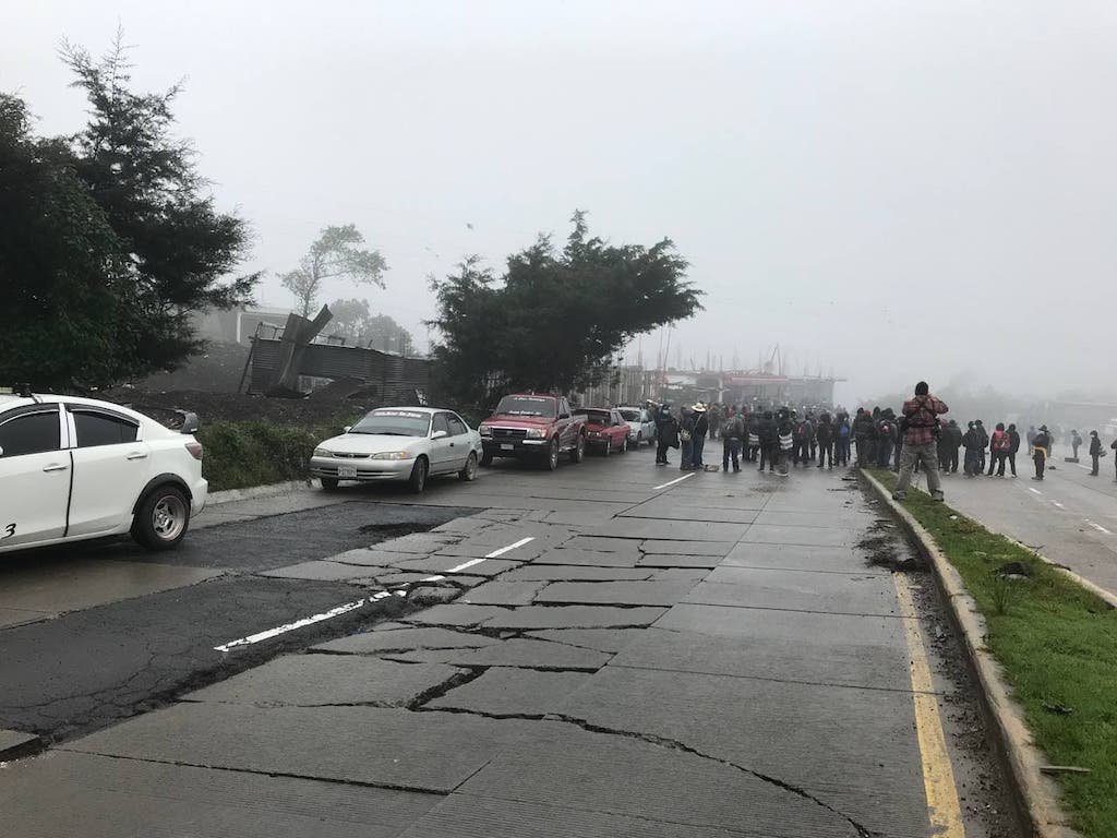  Bloqueos iniciaron poco antes de las 7:00 de la mañana.Foto: Paolina Albani. 