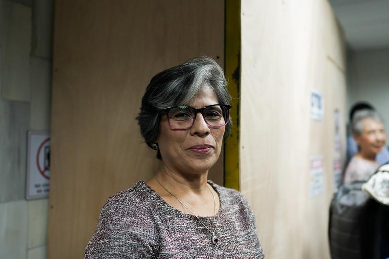 La abogada Claudia González da declaraciones a la prensa. Foto: Prensa Comunitaria