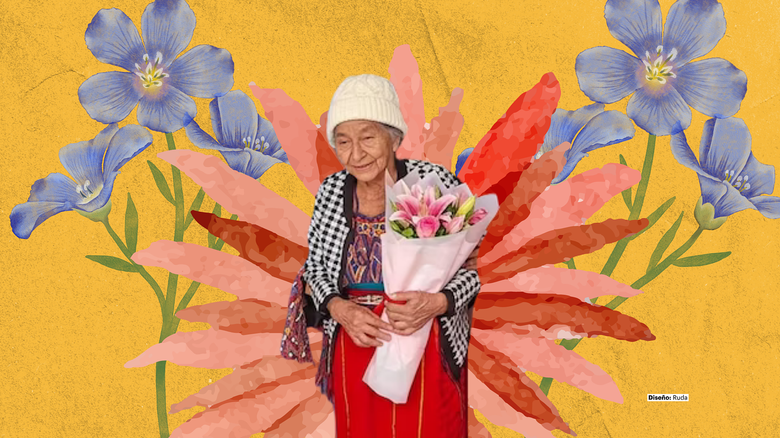 Juana Santiago sostiene flores