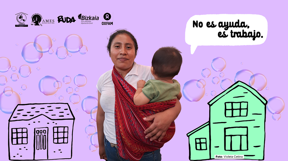 Mujer carga en un rebozo a su hijo, quien está bajo su cuidado.
